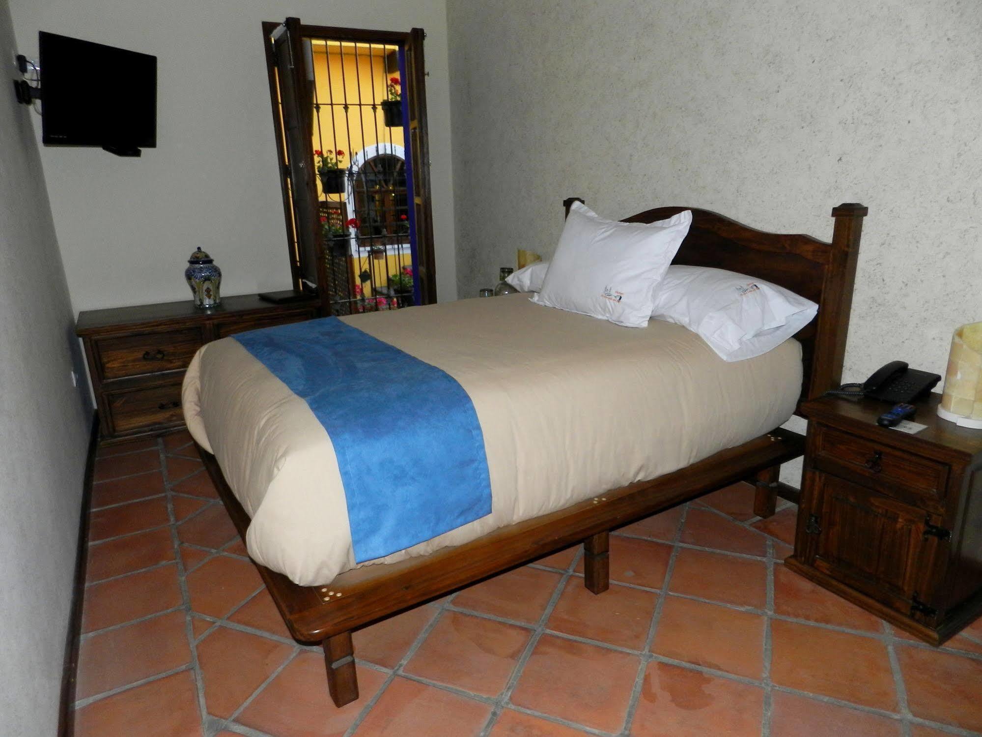 Collection O Al Otro Lado Del Rio, 5*